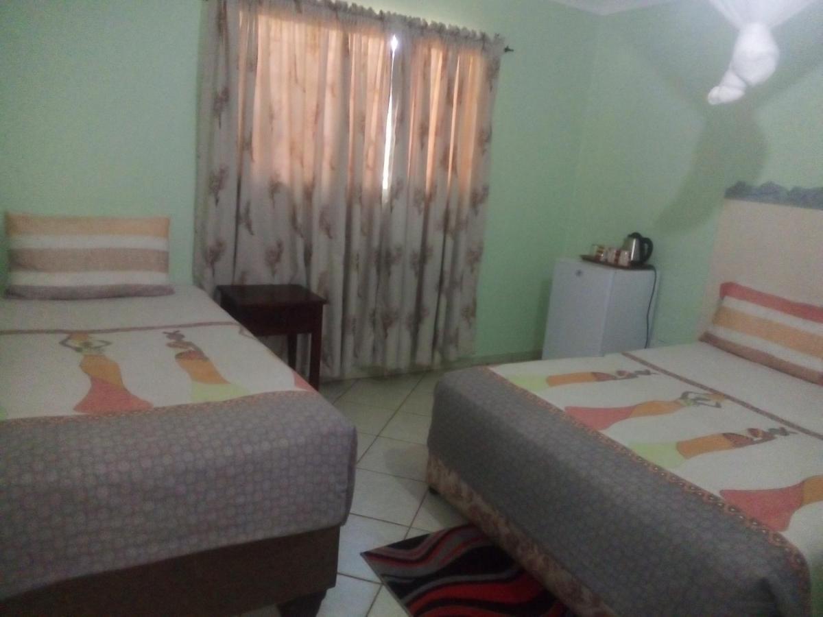 Gloria'S Bed And Breakfast Livingstone Exterior foto
