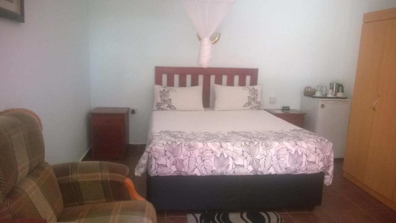 Gloria'S Bed And Breakfast Livingstone Exterior foto