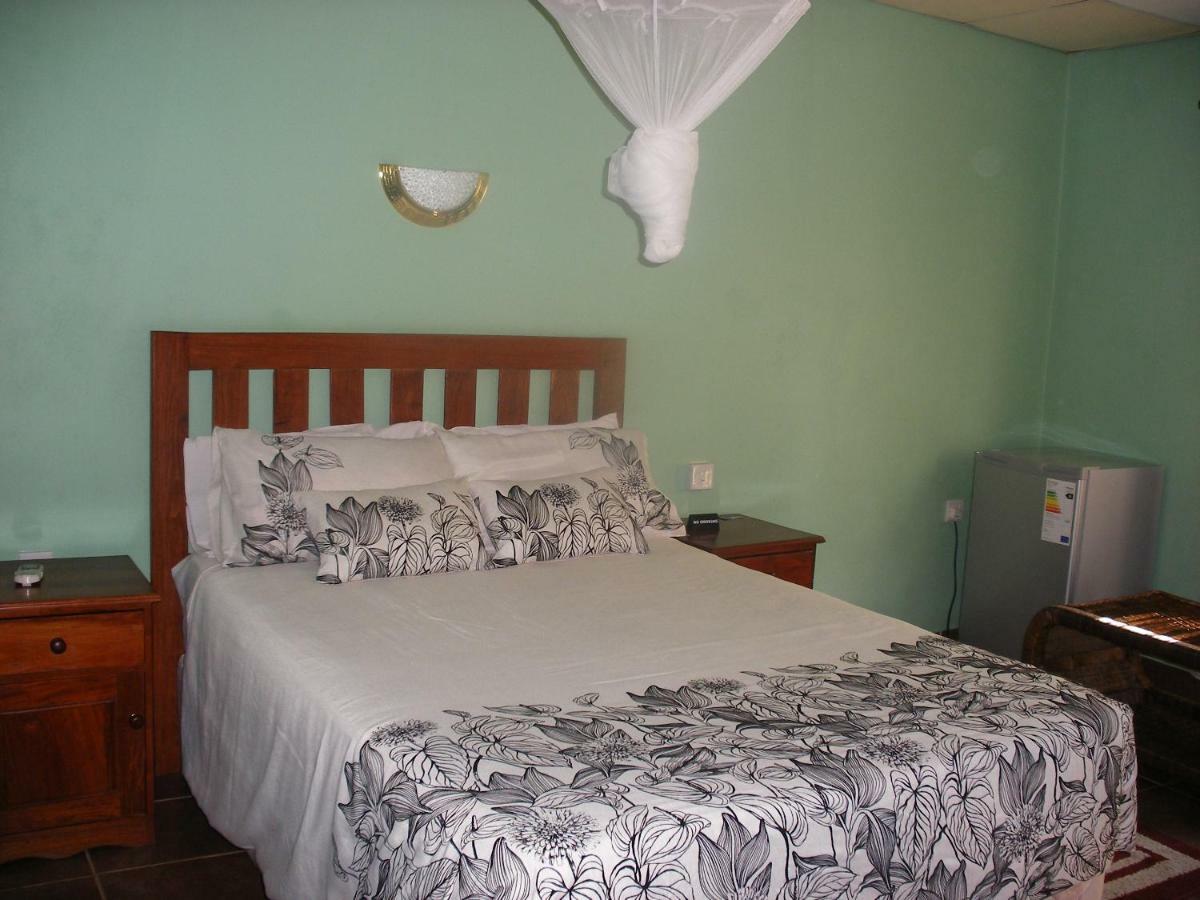 Gloria'S Bed And Breakfast Livingstone Exterior foto